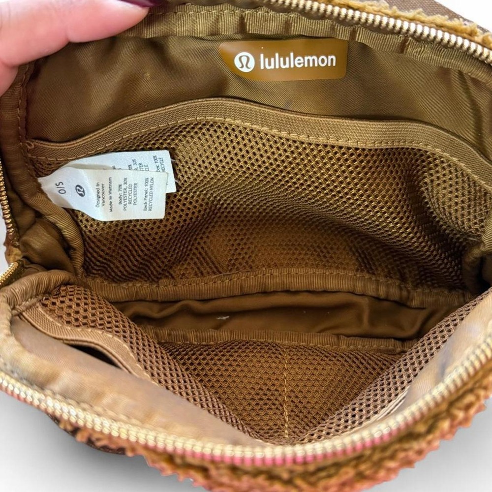Lululemon Brown Sherpa Belt Bag - Picture 4 of 7